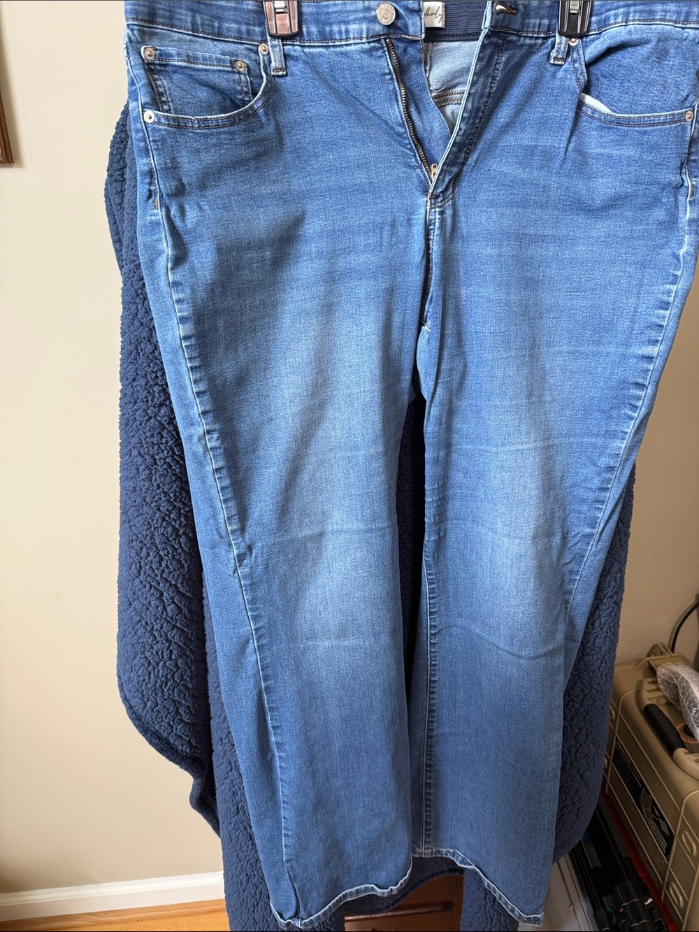 Wonderly Women's Boot-Cut Jeans in  Blue Wash (75)